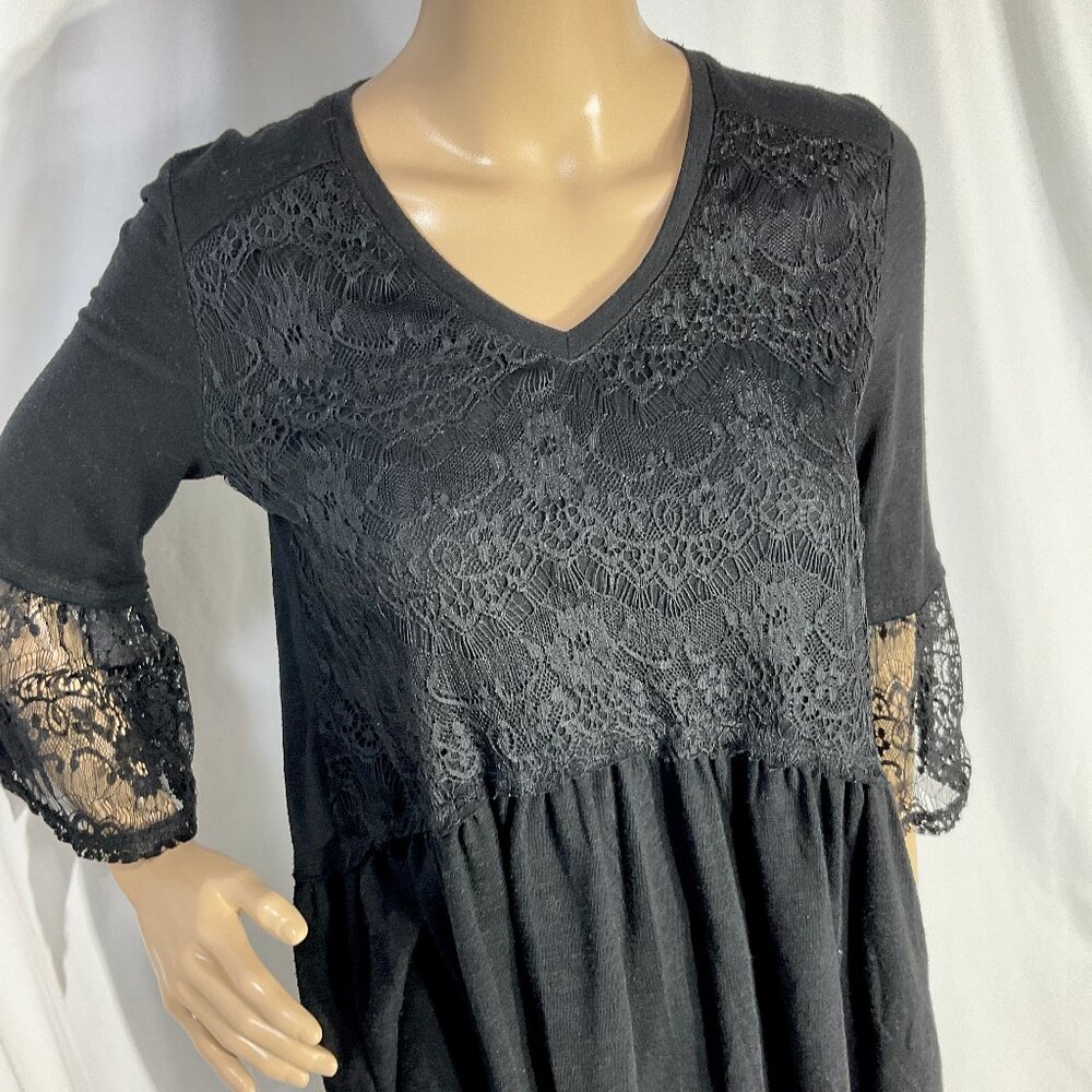 New Directions Sz S 3/4 3/$16 Sleeve with Lace Detail Shirt Womens